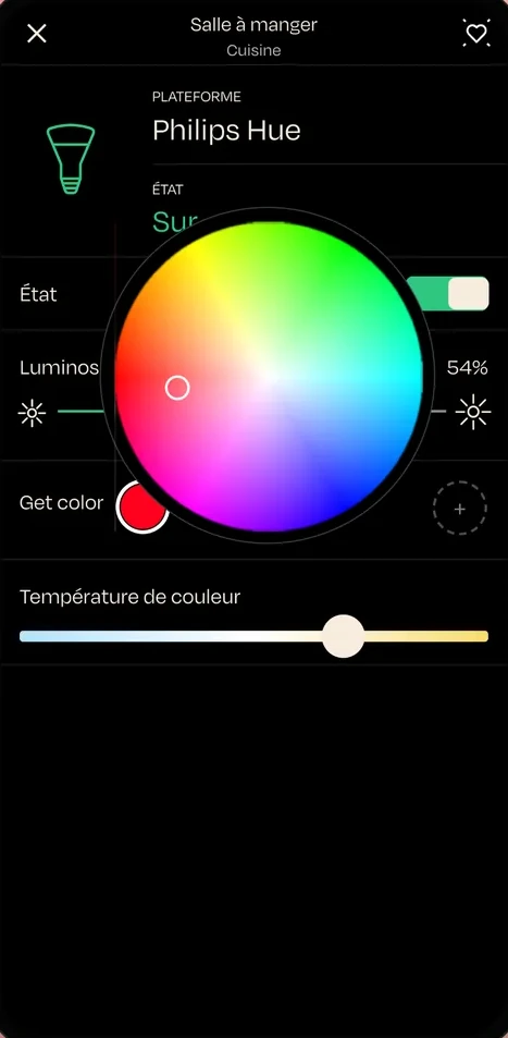 App nomos sur un smartphone : commande de l’éclairage
